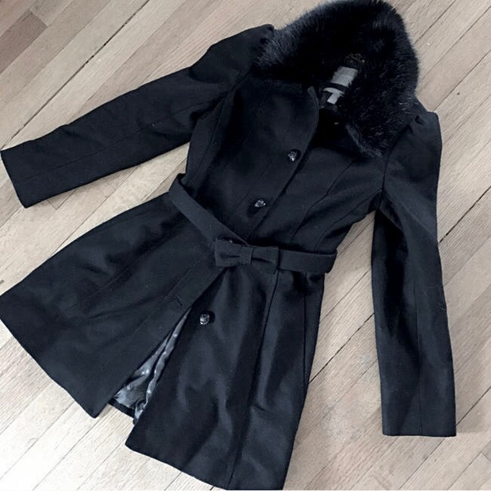 Amazing Banana Republic fur collar black trench coat
